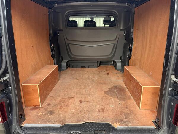 Renault Trafic 2.0 dCi ENERGY 30 Sport Nav Crew Van LWB Euro 6 (s/s) 6dr