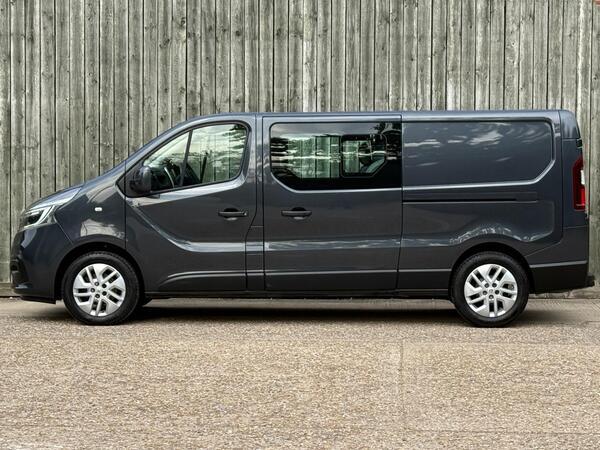 Renault Trafic 2.0 dCi ENERGY 30 Sport Nav Crew Van LWB Euro 6 (s/s) 6dr