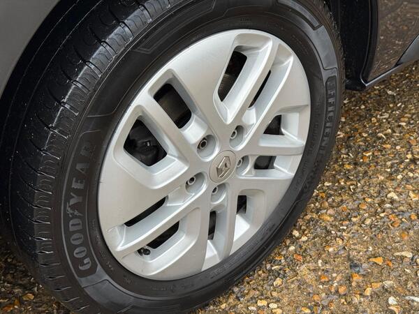 Renault Trafic 2.0 dCi ENERGY 30 Sport Crew Van EDC LWB Euro 6 (s/s) 6dr