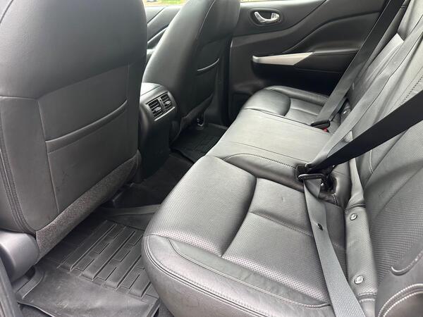 Nissan Navara 2.3 dCi Tekna Auto 4WD Euro 6 4dr
