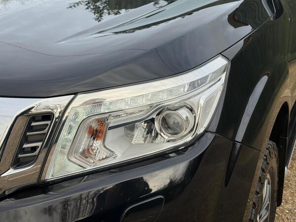 Nissan Navara 2.3 dCi Tekna 4WD Euro 6 (s/s) 4dr
