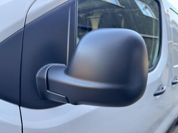 Peugeot Expert 2.0 BlueHDi 1400 Professional Premium Standard Panel Van MWB Euro 6 (s/s) 6dr