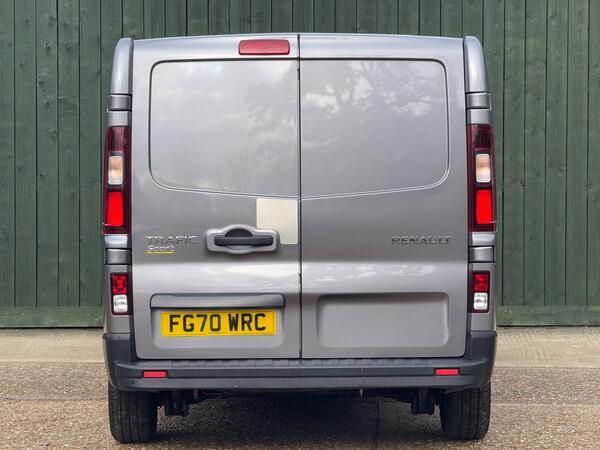 Renault Trafic 2.0 dCi ENERGY 28 Sport SWB Standard Roof Euro 6 (s/s) 5dr