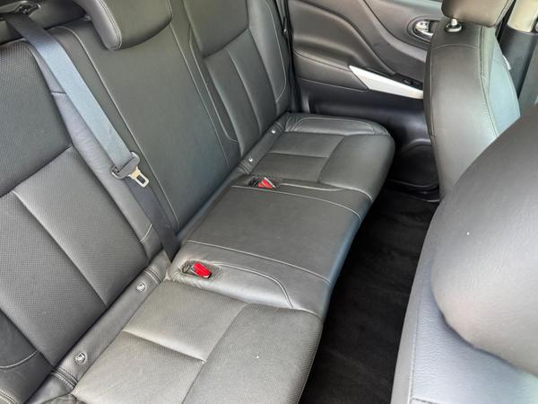 Nissan Navara 2.3 dCi Tekna Auto 4WD Euro 6 4dr