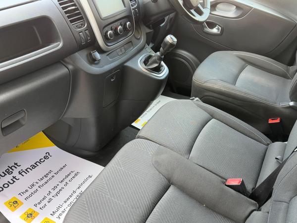 Renault Trafic 2.0 dCi ENERGY 30 Sport LWB Standard Roof Euro 6 (s/s) 5dr