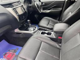 Nissan Navara 2.3 dCi Tekna Auto 4WD Euro 6 4dr at 16th