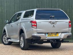 Mitsubishi L200 2.4 DI-D DC Barbarian 4WD Euro 6 4dr at 13th