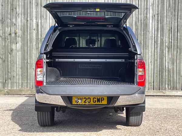 Nissan Navara 2.3 dCi Tekna 4WD Euro 6 (s/s) 4dr