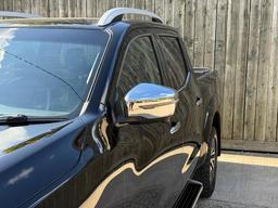 Nissan Navara 2.3 dCi Tekna Auto 4WD Euro 6 4dr at 32th