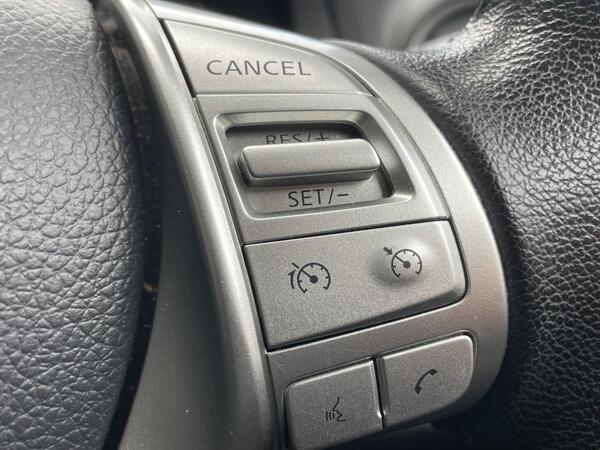 Nissan Navara 2.3 dCi N-Guard Auto 4WD Euro 6 4dr