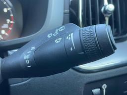Volvo XC60 2.0 B5 MHEV R-Design Pro Auto Euro 6 (s/s) 5dr at 36th