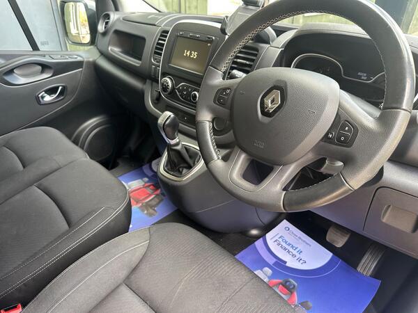 Renault Trafic 2.0 dCi ENERGY 30 Black Edition EDC LWB Standard Roof Euro 6 (s/s) 5dr