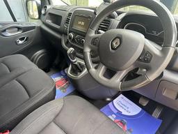 Renault Trafic 2.0 dCi ENERGY 30 Black Edition EDC LWB Standard Roof Euro 6 (s/s) 5dr at 2th