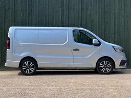 Renault Trafic 2.0 dCi Blue SL30 Extra Sport L1 H1 Euro 6 (s/s) 5dr at 9th