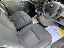 Renault Trafic 2.0 dCi ENERGY 30 Sport LWB Standard Roof Euro 6 (s/s) 5dr at 2th