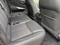 Nissan Navara 2.3 dCi N-Guard Auto 4WD Euro 6 4dr at 35th