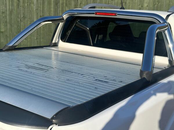 Nissan Navara 2.3 dCi Tekna 4WD Euro 6 (s/s) 4dr