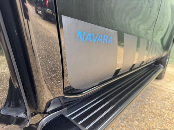 Nissan Navara 2.3 dCi N-Guard Auto 4WD Euro 6 4dr