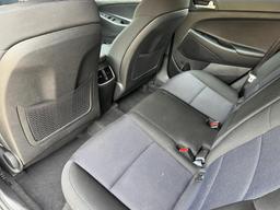 Hyundai TUCSON 1.7 CRDi Blue Drive SE Nav Euro 6 (s/s) 5dr at 9th