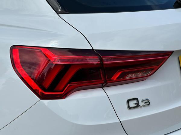 Audi Q3 1.5 TFSI CoD 35 Sport Euro 6 (s/s) 5dr