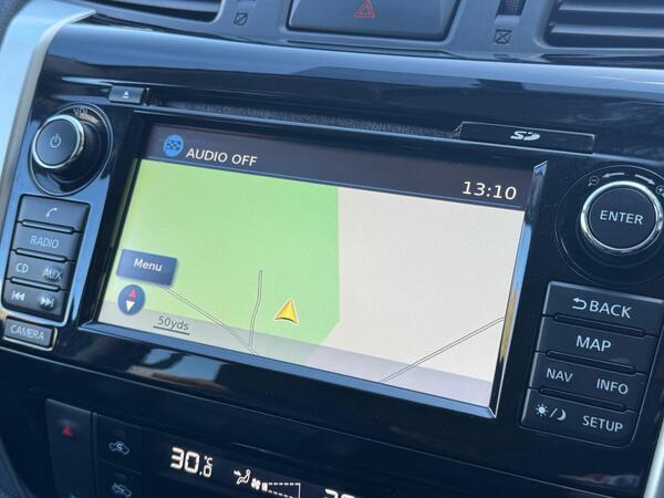 Nissan Navara 2.3 dCi Tekna Auto 4WD Euro 6 4dr