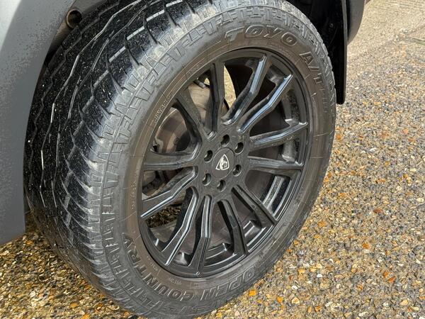 Nissan Navara 2.3 dCi N-Guard Auto 4WD Euro 6 4dr