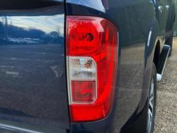 Nissan Navara 2.3 dCi Tekna Auto 4WD Euro 6 4dr at 43th