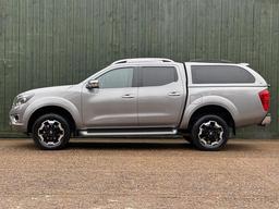 Nissan Navara 2.3 dCi Tekna Auto 4WD Euro 6 4dr at 6th