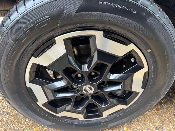 Nissan Navara 2.3 dCi Tekna Auto 4WD Euro 6 4dr