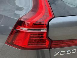 Volvo XC60 2.0 B5 MHEV Momentum Auto Euro 6 (s/s) 5dr at 41th