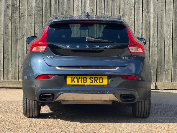 Volvo V40 Cross Country 1.5 T3 Pro Auto Euro 6 (s/s) 5dr