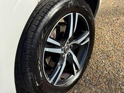 Volvo XC60 2.0 D4 R-Design Auto Euro 6 (s/s) 5dr at 38th