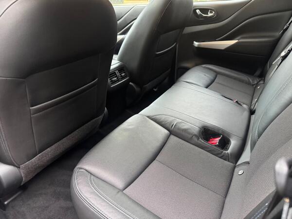 Nissan Navara 2.3 dCi N-Guard Auto 4WD Euro 6 4dr