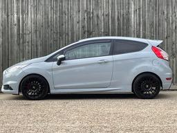 Ford Fiesta 1.6T EcoBoost ST-200 Euro 6 3dr at 10th
