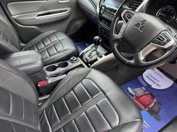 Mitsubishi L200 2.4 DI-D DC Barbarian Black Auto 4WD Euro 6 4dr (Roll Top) at 2th