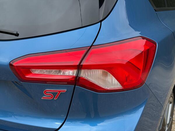 Ford Focus 2.3T EcoBoost ST Euro 6 (s/s) 5dr