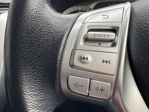 Nissan Navara 2.3 dCi Tekna Auto 4WD Euro 6 4dr