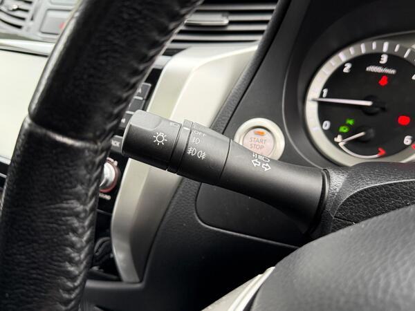 Nissan Navara 2.3 dCi N-Guard Auto 4WD Euro 6 4dr