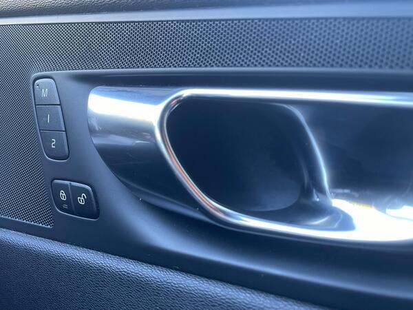 Volvo XC60 2.0 B5 MHEV R-Design Pro Auto Euro 6 (s/s) 5dr