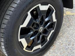 Nissan Navara 2.3 dCi Tekna 4WD Euro 6 (s/s) 4dr at 35th