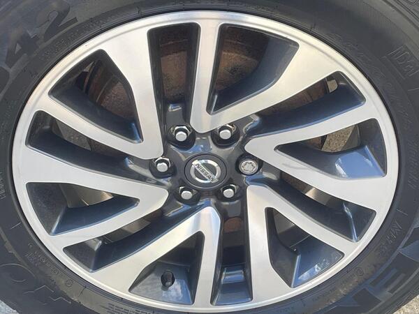 Nissan Navara 2.3 dCi Tekna Auto 4WD Euro 6 4dr