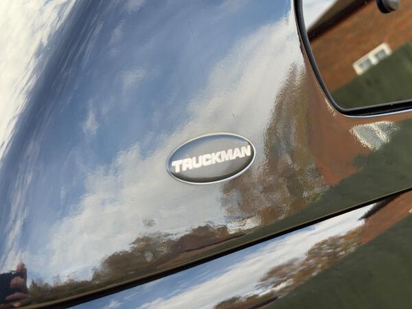 Toyota Hilux 2.8 D-4D Invincible X Auto 4WD Euro 6 (s/s) 4dr