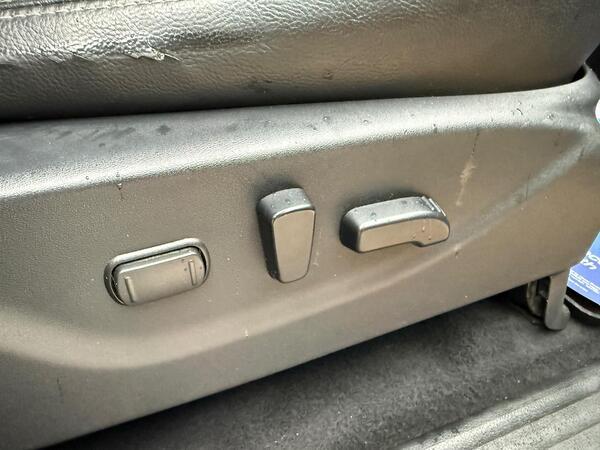 Nissan Navara 2.3 dCi Tekna 4WD Euro 6 (s/s) 4dr