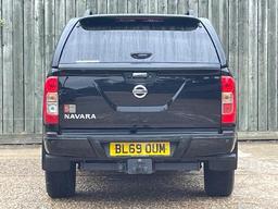 Nissan Navara 2.3 dCi N-Guard Auto 4WD Euro 6 4dr at 15th