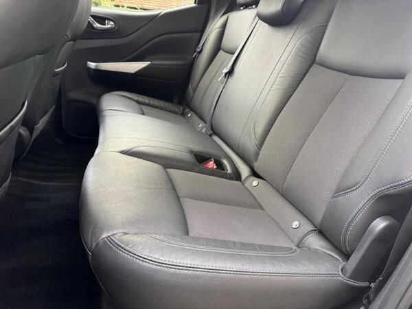 Nissan Navara 2.3 dCi N-Guard Auto 4WD Euro 6 4dr