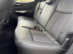 Nissan Navara 2.3 dCi N-Guard Auto 4WD Euro 6 4dr at 36th