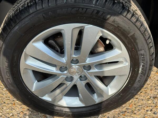 Peugeot Expert 2.0 BlueHDi 1400 Professional Premium Standard Panel Van MWB Euro 6 (s/s) 6dr