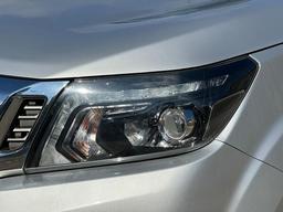 Nissan Navara 2.3 dCi Tekna Auto 4WD Euro 6 4dr at 45th