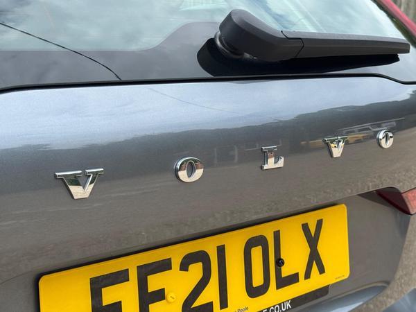 Volvo XC60 2.0 B5 MHEV Momentum Auto Euro 6 (s/s) 5dr