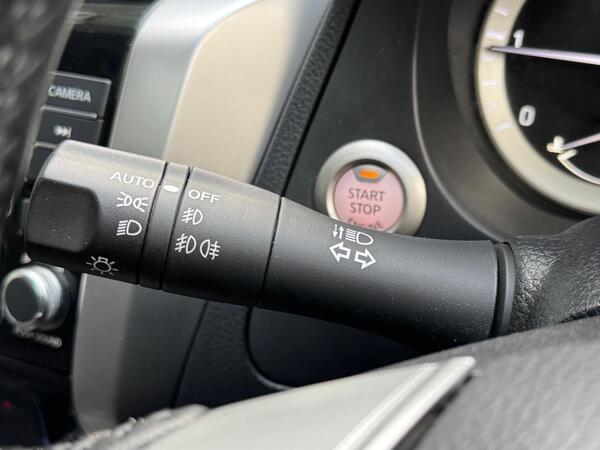 Nissan Navara 2.3 dCi N-Guard Auto 4WD Euro 6 4dr